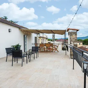 https://modern-apartment-free-parking.it-tuscanyhotel.com